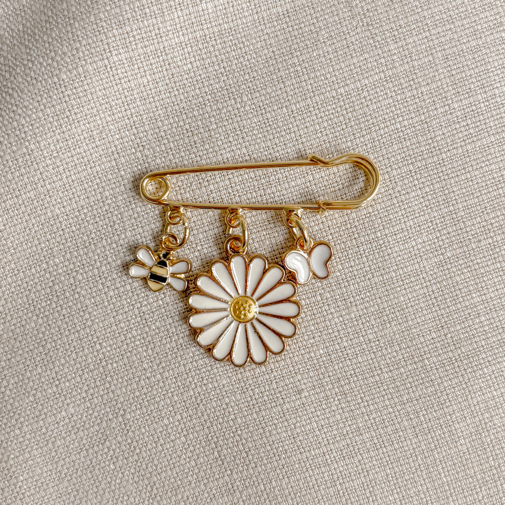Daisy Dreams Pin